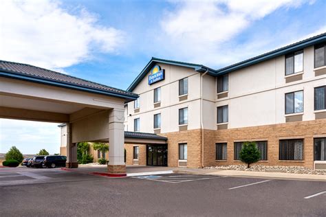 days inn denver airport